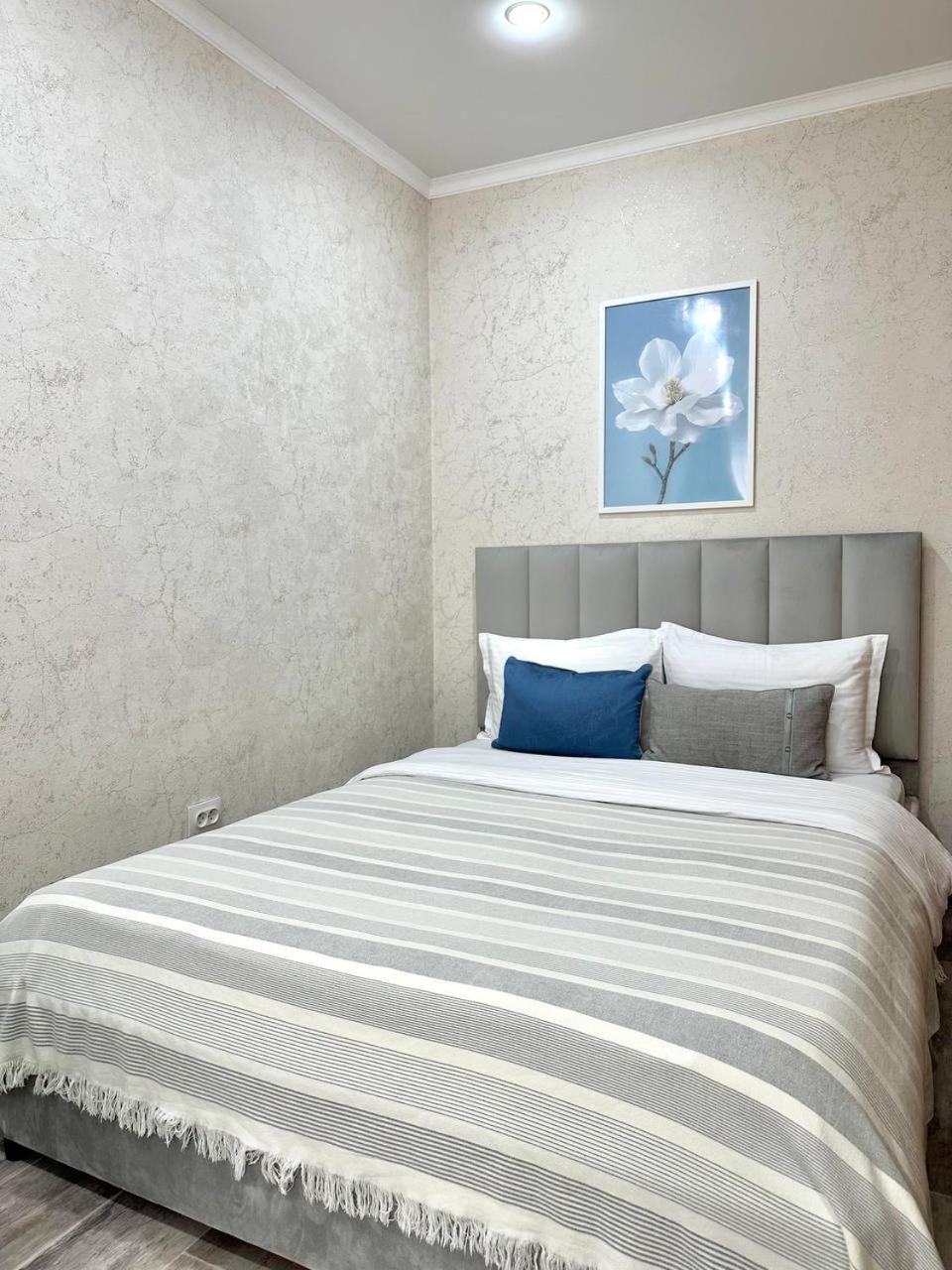 Seven City Apartments Semey Bagian luar foto