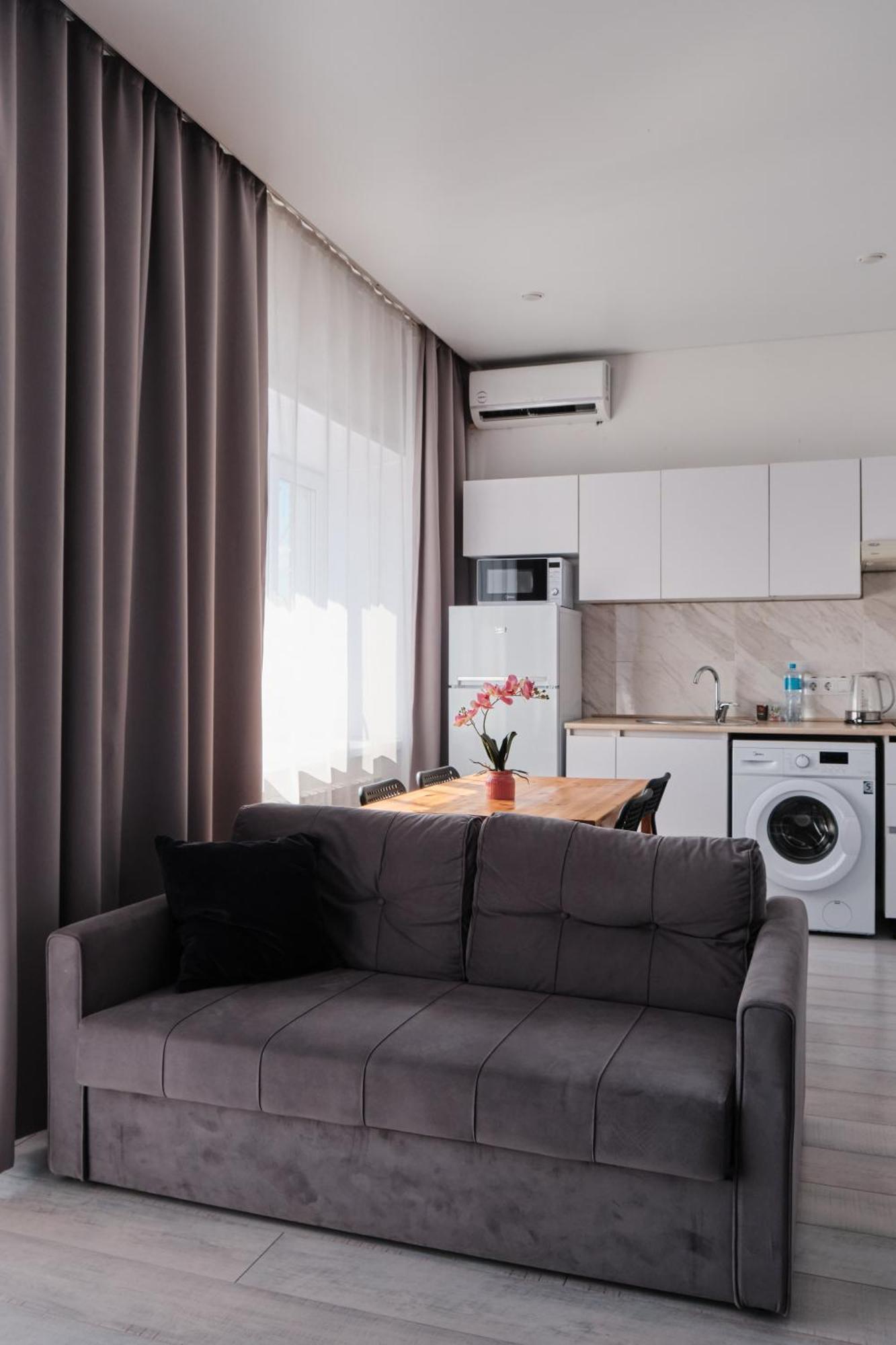 Seven City Apartments Semey Bagian luar foto