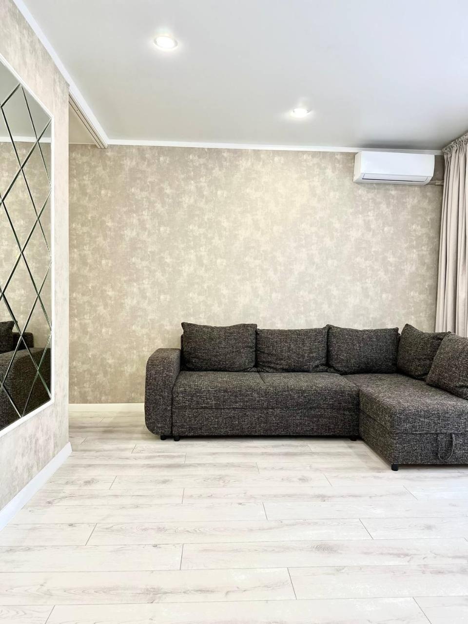 Seven City Apartments Semey Bagian luar foto