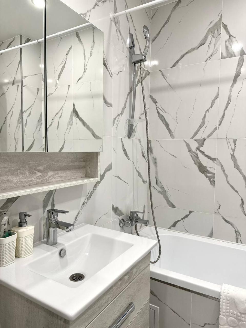 Seven City Apartments Semey Bagian luar foto